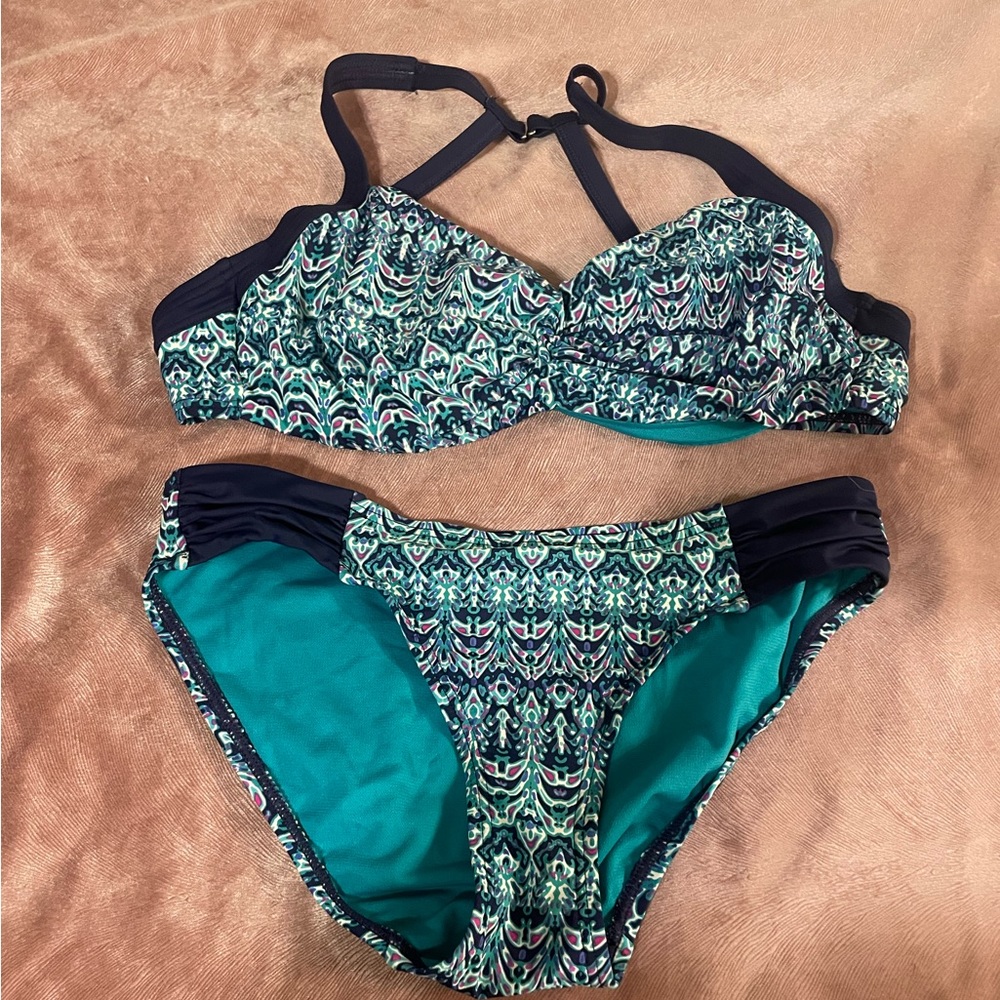 Title nine women a bikini